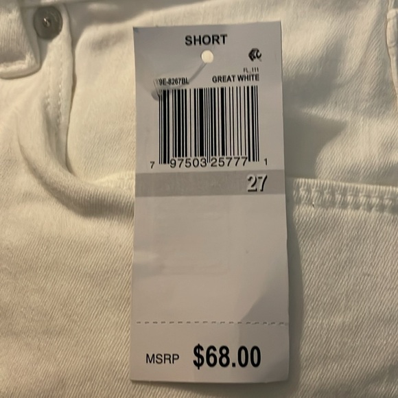 NWT BLANKNYC Vintage high rise great white shorts. Frayed hem. Size 27. - Picture 6 of 6